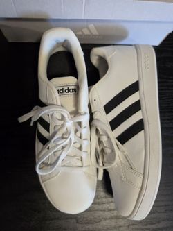 Adidas Grand Court Shoes Sneakers Size 5.5  in Youth/Men and Size 7 women