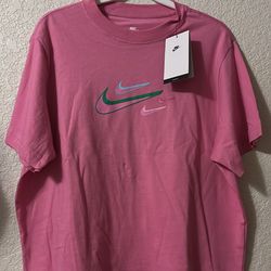 Nike Tshirt. Women’s Size Medium