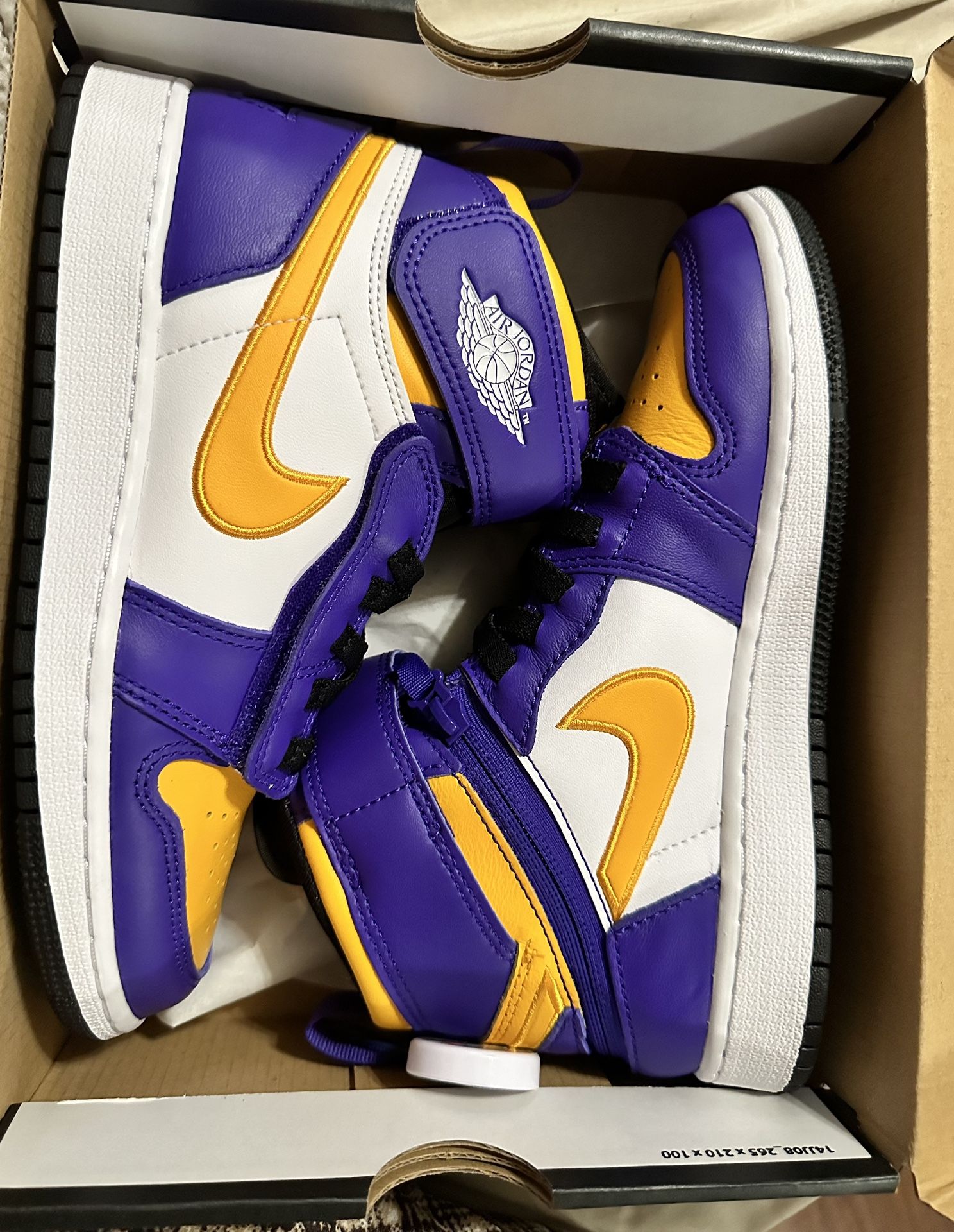 Louis Vuitton trainers “Laker” ?RARE DESIGNER AVAILABLE ? LOUIS VUITTON TRAINER LOW  main image 2