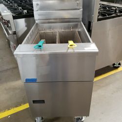 Used Pitco VF65 - 65 lb Fryer Natural Gas 