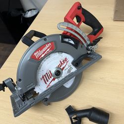 Milwaukee M18 Fuel Wormdrive 7 1/4 Circular Saw (tool Only) 