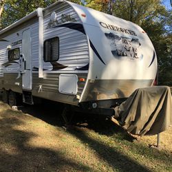 2012 Forest River Cherokee 254 Q - 27 Ft 