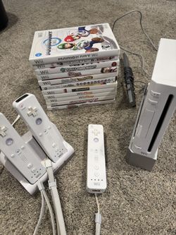 Nintendo Wii Console Bundle – 10 Games + 3 Remotes + Accessories – Excellent Condition