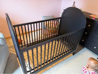 Delta 4-in-1 convertible crib