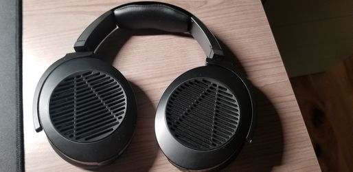 Audeze EL-8 open back headphonee