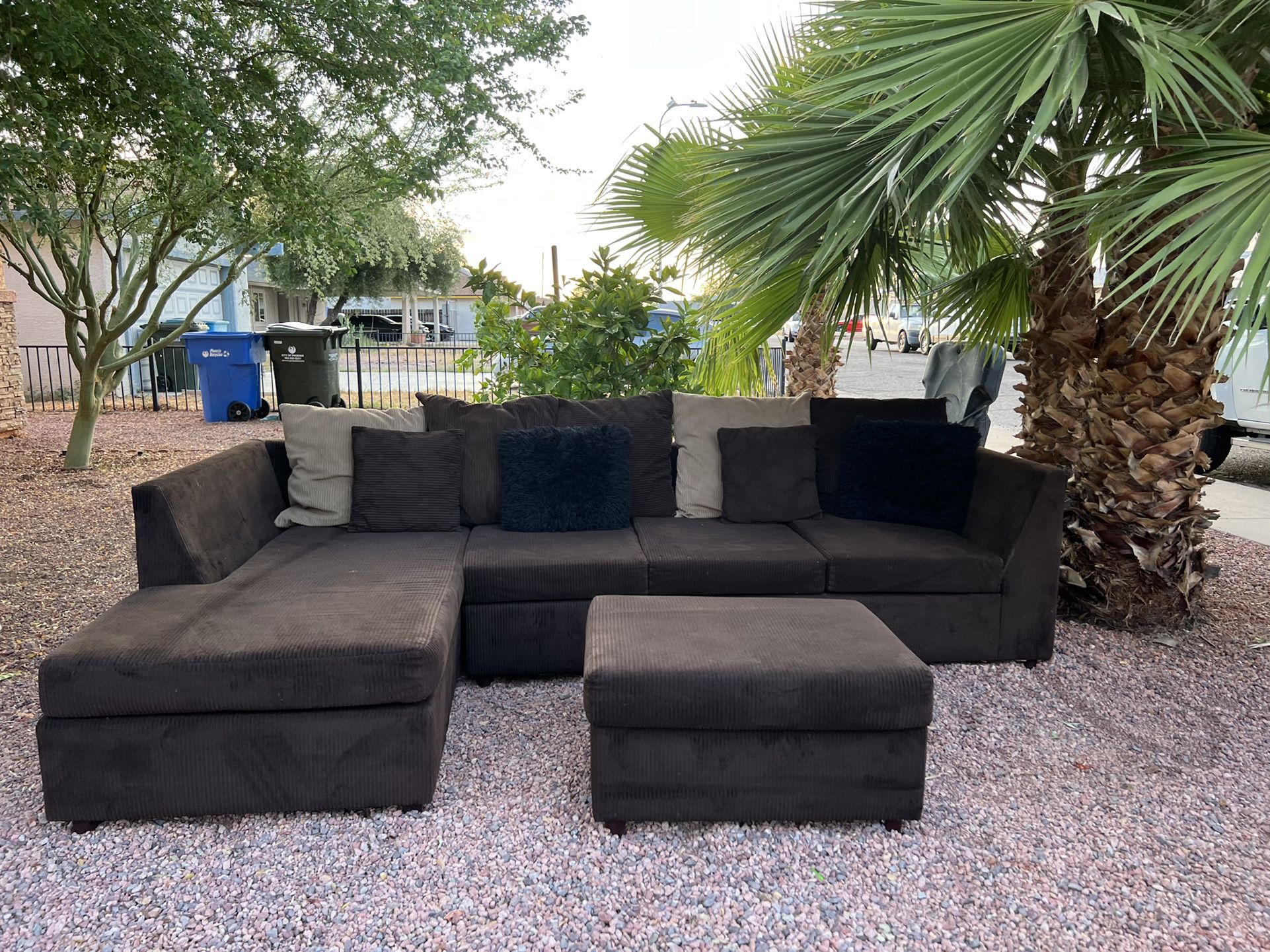 Sectional  Sofa Couch   $445   Delivery Available  