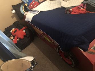 Rooms to go lightning mcqueen bed top