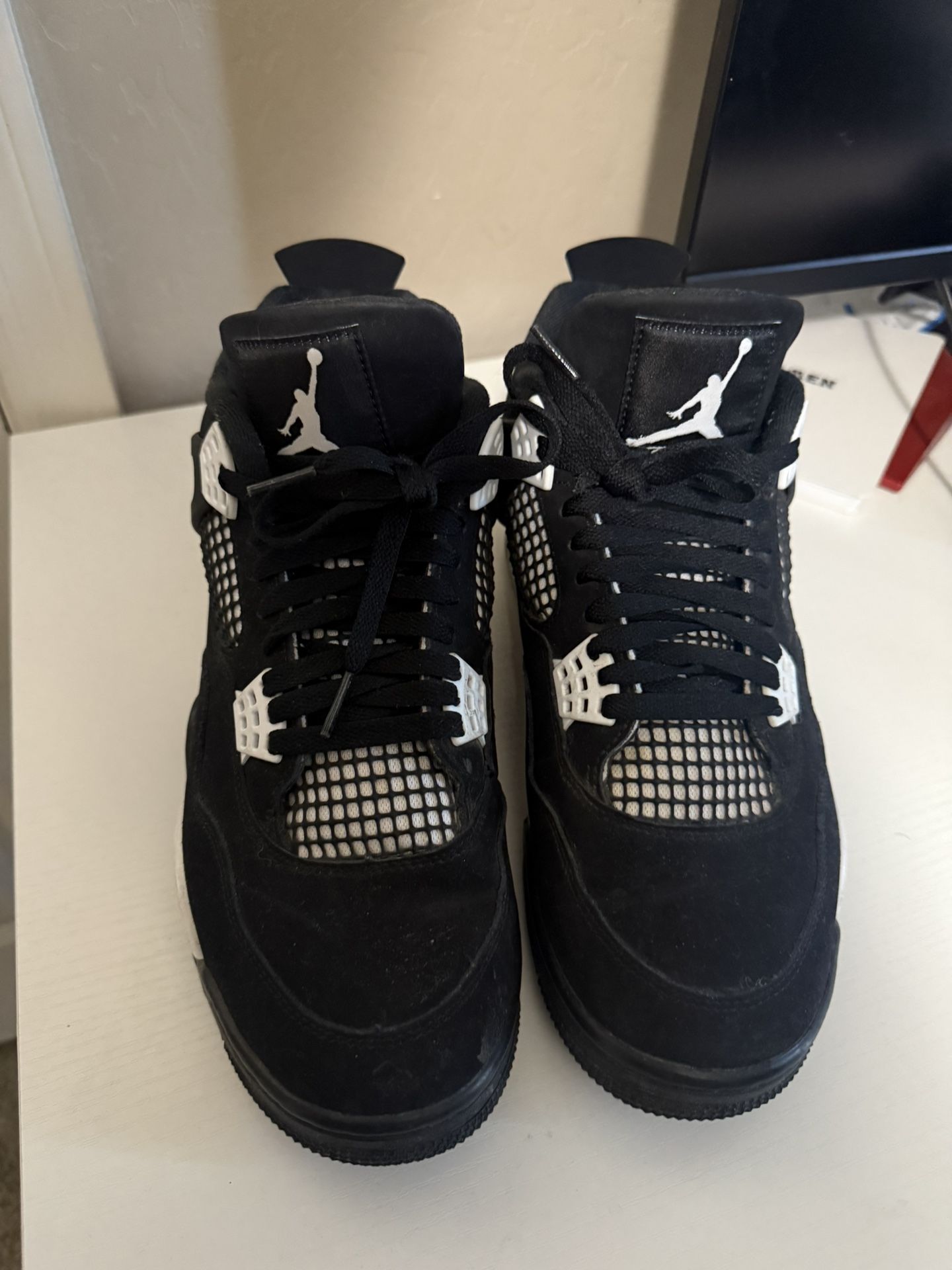 Jordan 4 White Thunder