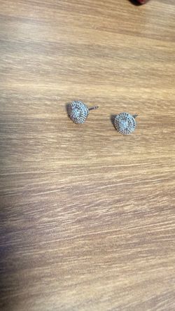 Diamond is earrings