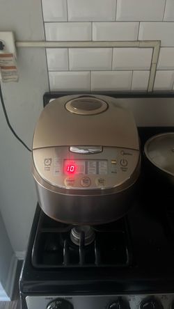 Midea Digital Rice Cooker