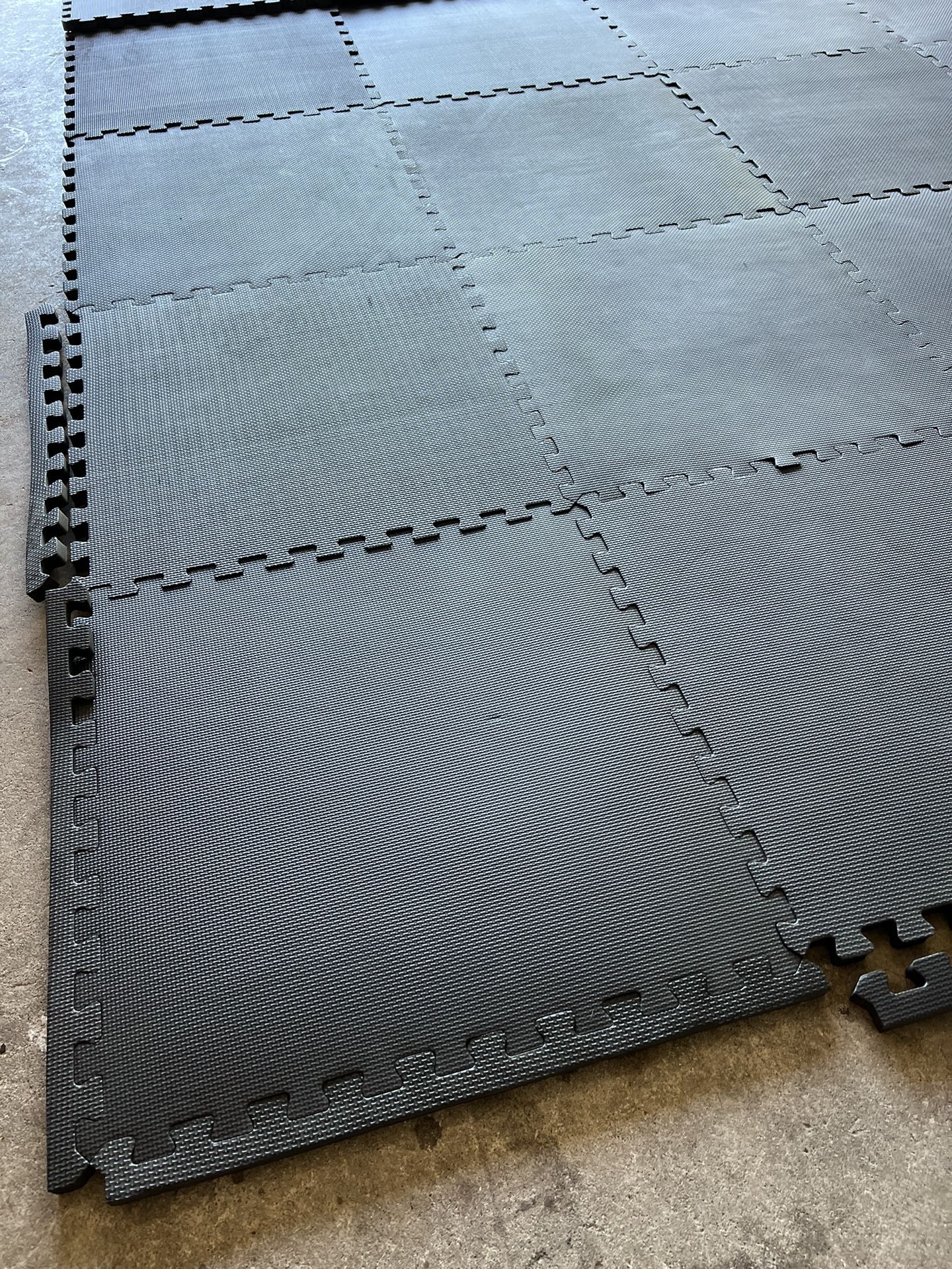3/8” workout flooring tiles 10’ x 10’