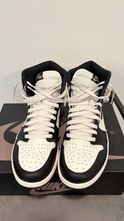 Nike Air Jordan 1 Men's Size 10.5 Dark Mocha Retro High OG Sneakers 555088-105