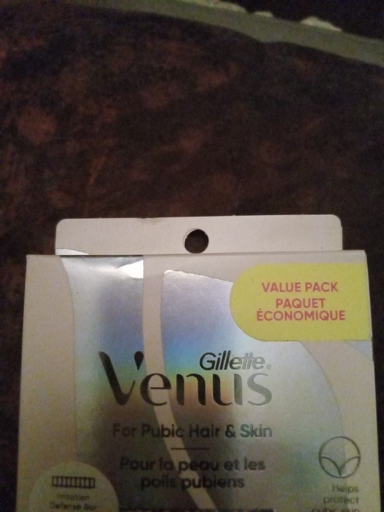 Gillette Venus Pubic Hair & Skin Razor, Trimmer, And Value Pack Refill Cartridges 
