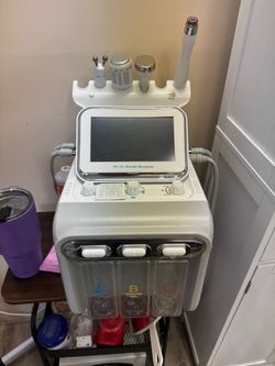 Hydrofacial maquiné