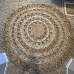 Jude 8x8 Round Rug With Nonslip Pad Included 