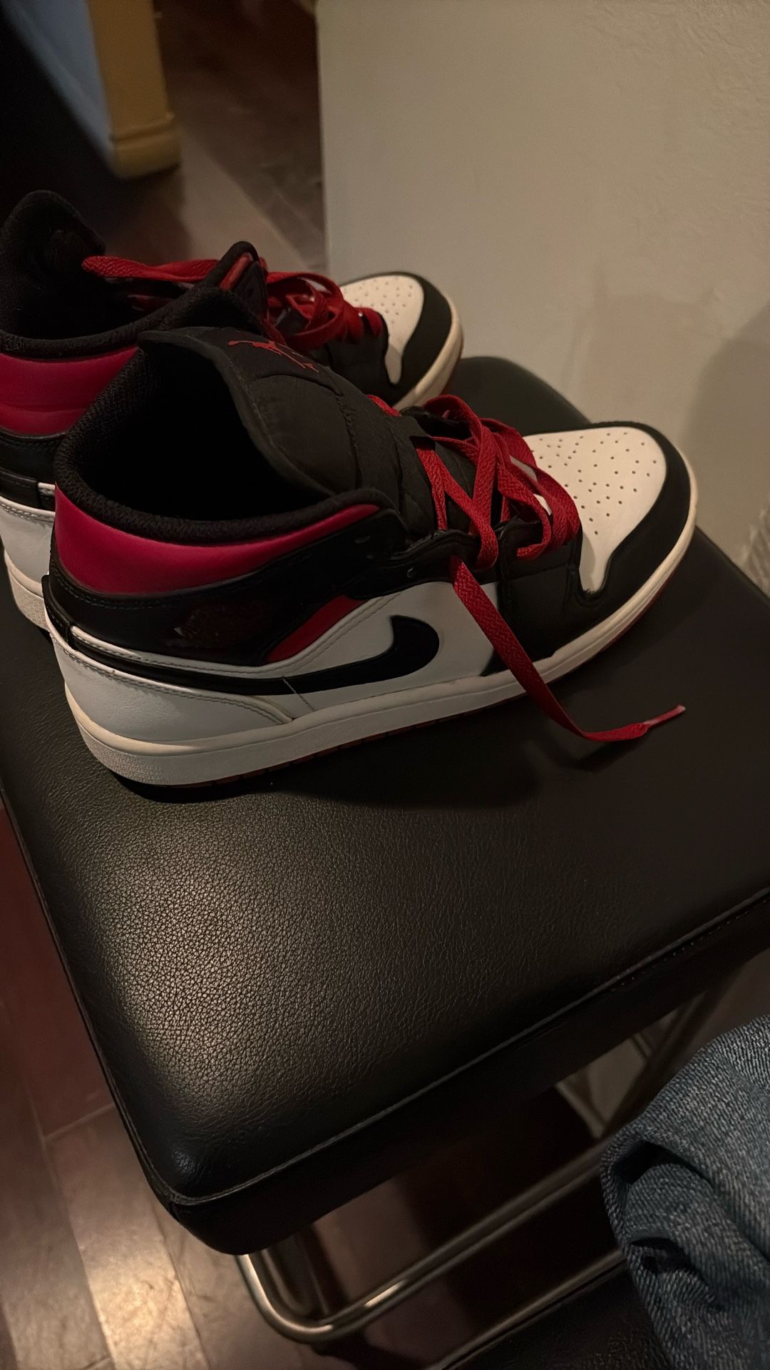 Jordan 1 Mids