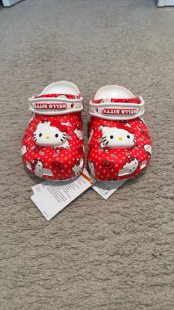 Hello Kitty Crocs