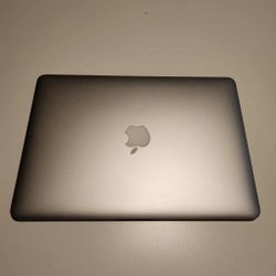 MacBook air 13-inch early 2015 Intel Core i5 1.6 GHz 8GB RAM  121GB flash storage  macOS Monterrey  version 12.7. Nothing wrong ** no trades **