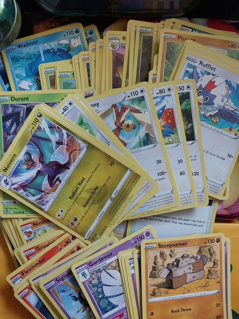 *Pokemon TCG* Random Pull Cards