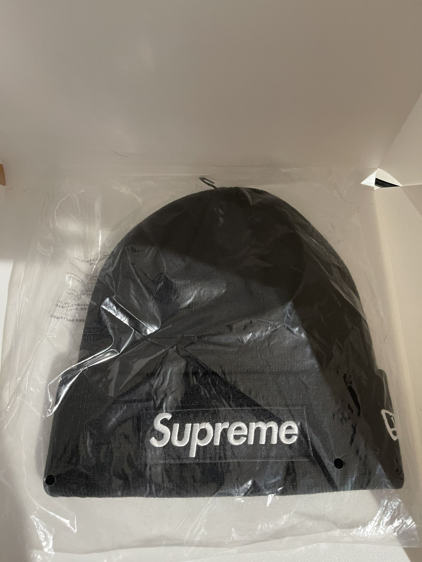 Supreme X New Era Box Logo