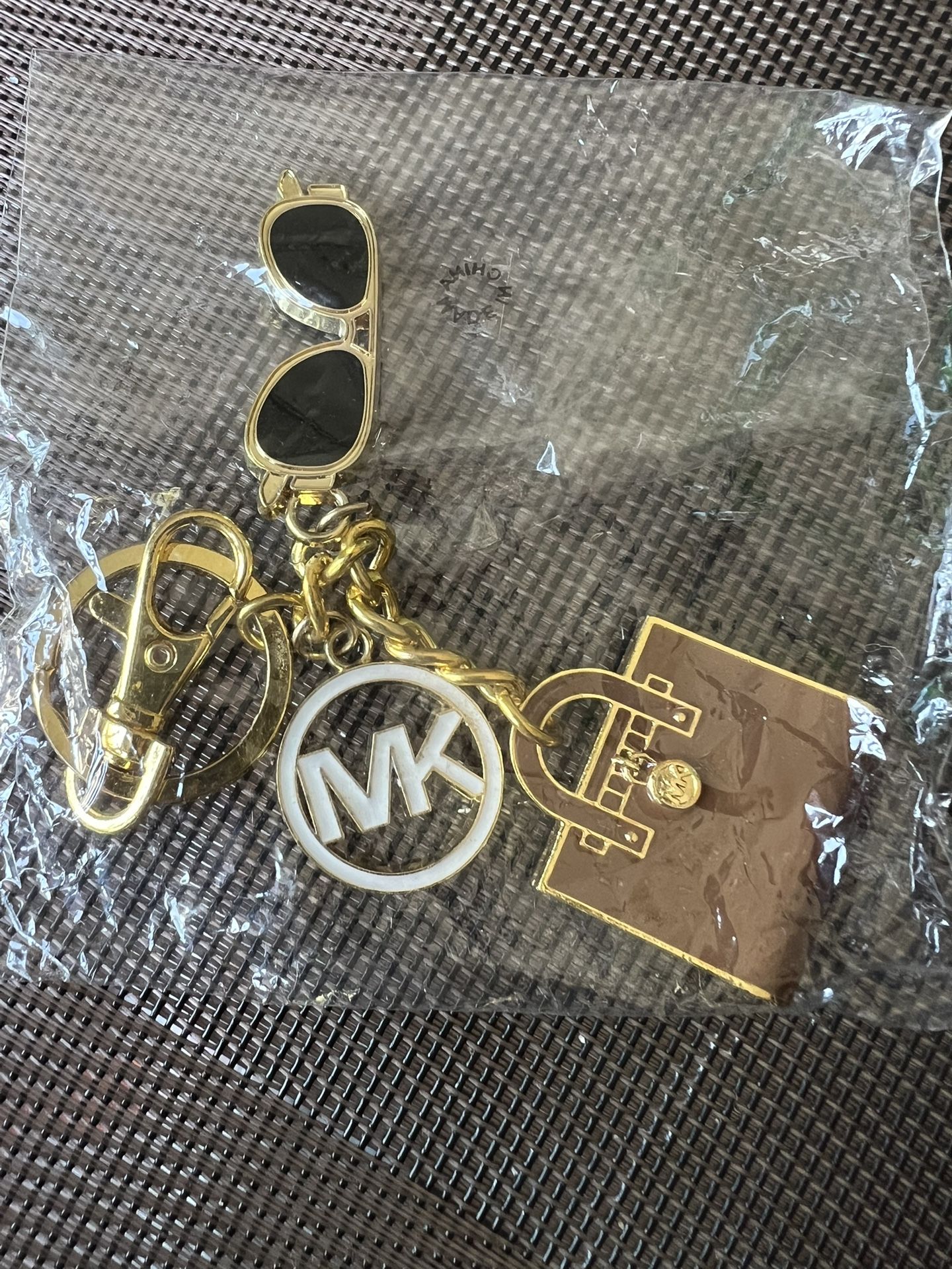Michael Kors MK Circle Key Charm