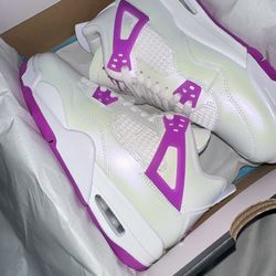 Jordan 4 hyper violet 5.5