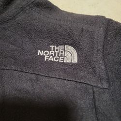 The Nort Face Winter Jacket For Woman's Size S Authentic 