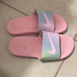 Baby pink nike on sale slides