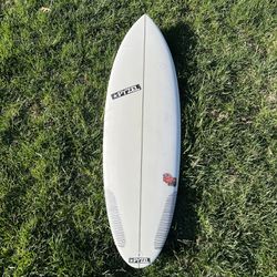 Pyzel Nugget Surfboard 5’10”  33.6L