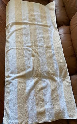 4 Large Bath & Beach Towels Bundle – 50” x 28” – Cleaning, Car, Home or Personal Use
