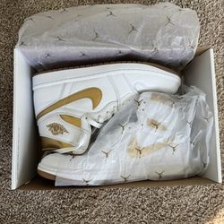 Jordan 1 Metallic Gold