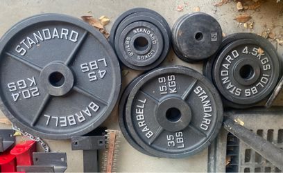 Home gym / weight lifting