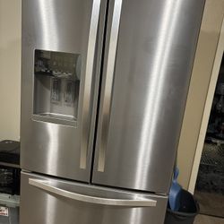 Must Go!!Like new refrigerator 