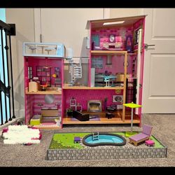 Doll House 