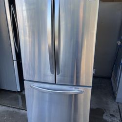 LG Refrigerator 33in Wide Stainless Steel