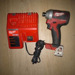 Milwaukee M18 Impact & Battery Cherger