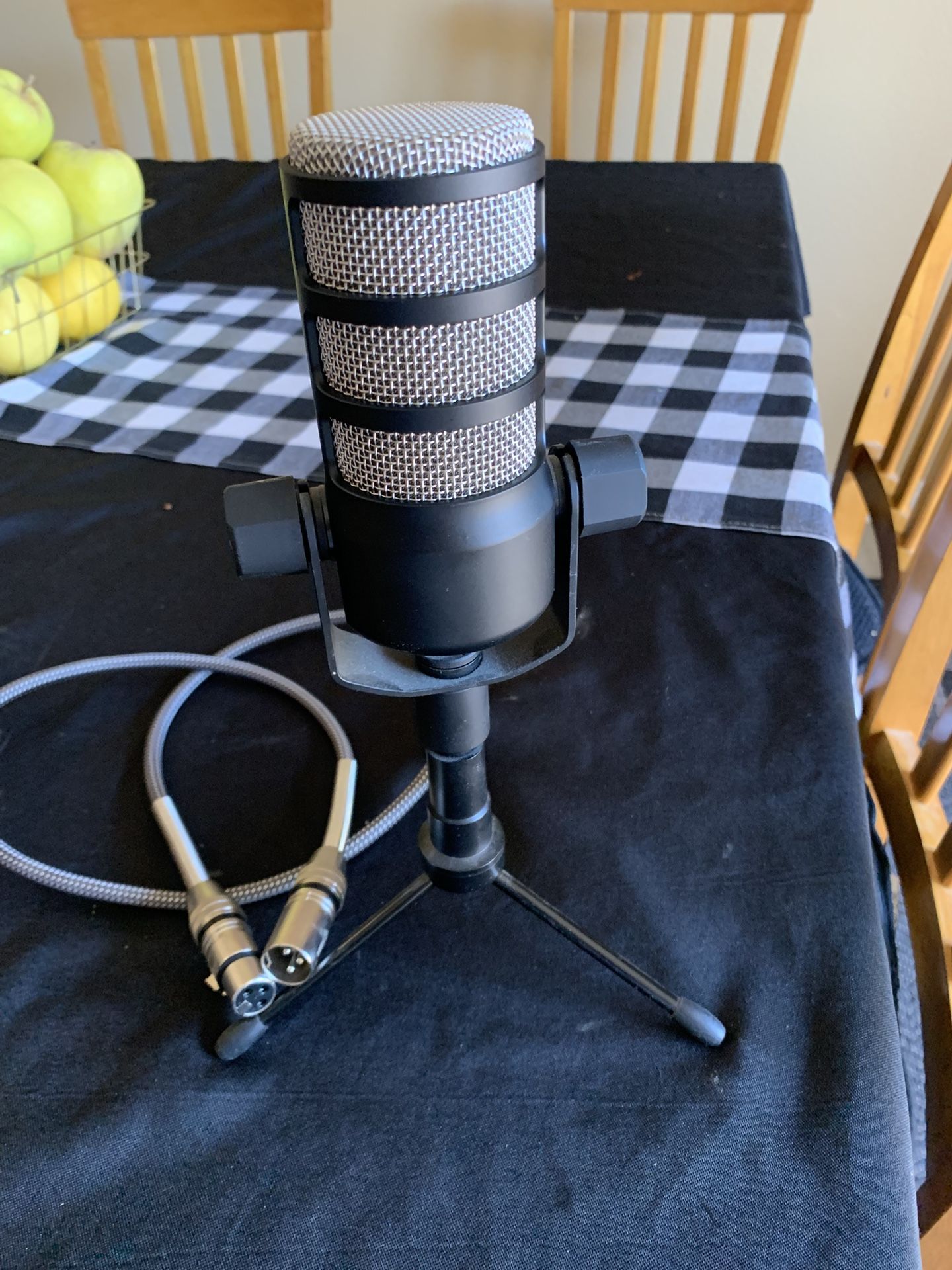 Rodecaster Podcast Mic