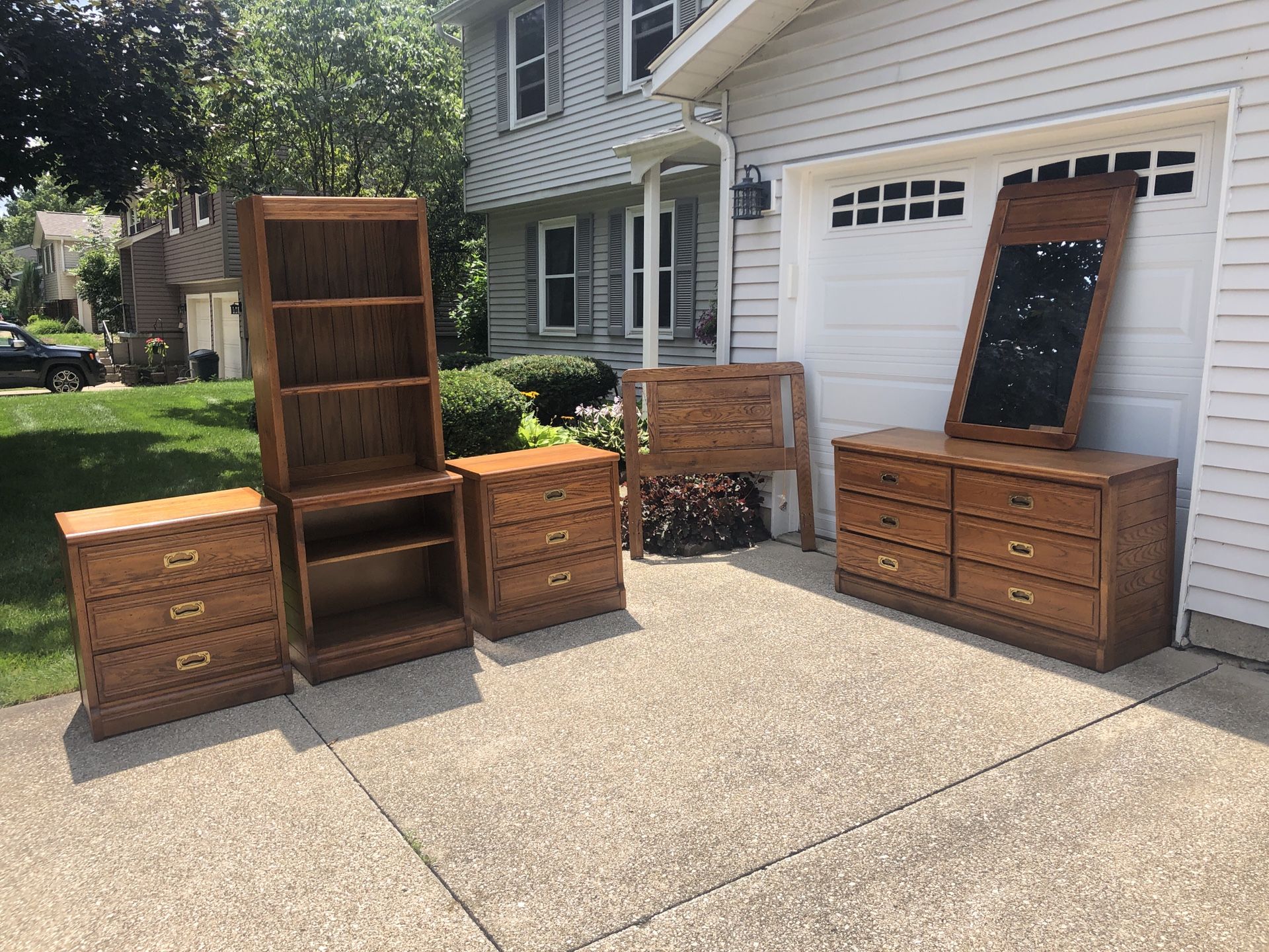 Young Hinkle Outrigger Twin or Bunkbed Bedroom Set for Sale in Cuyahoga Falls, OH OfferUp