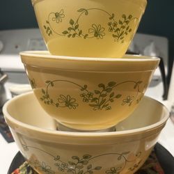 Pyrex Shenandoah Mixing Bowls
