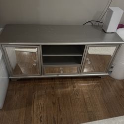 Mirror Media Center
