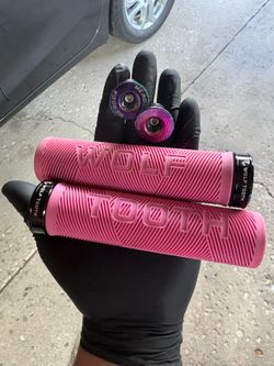 Pink Wolftooth Components Grips