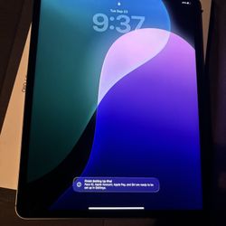 iPad Pro 6th GEN 12.9 Inch