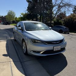 Chrysler 200 