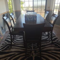 *****TABLE CHAIRS, RUG, GREAT CONDITION 