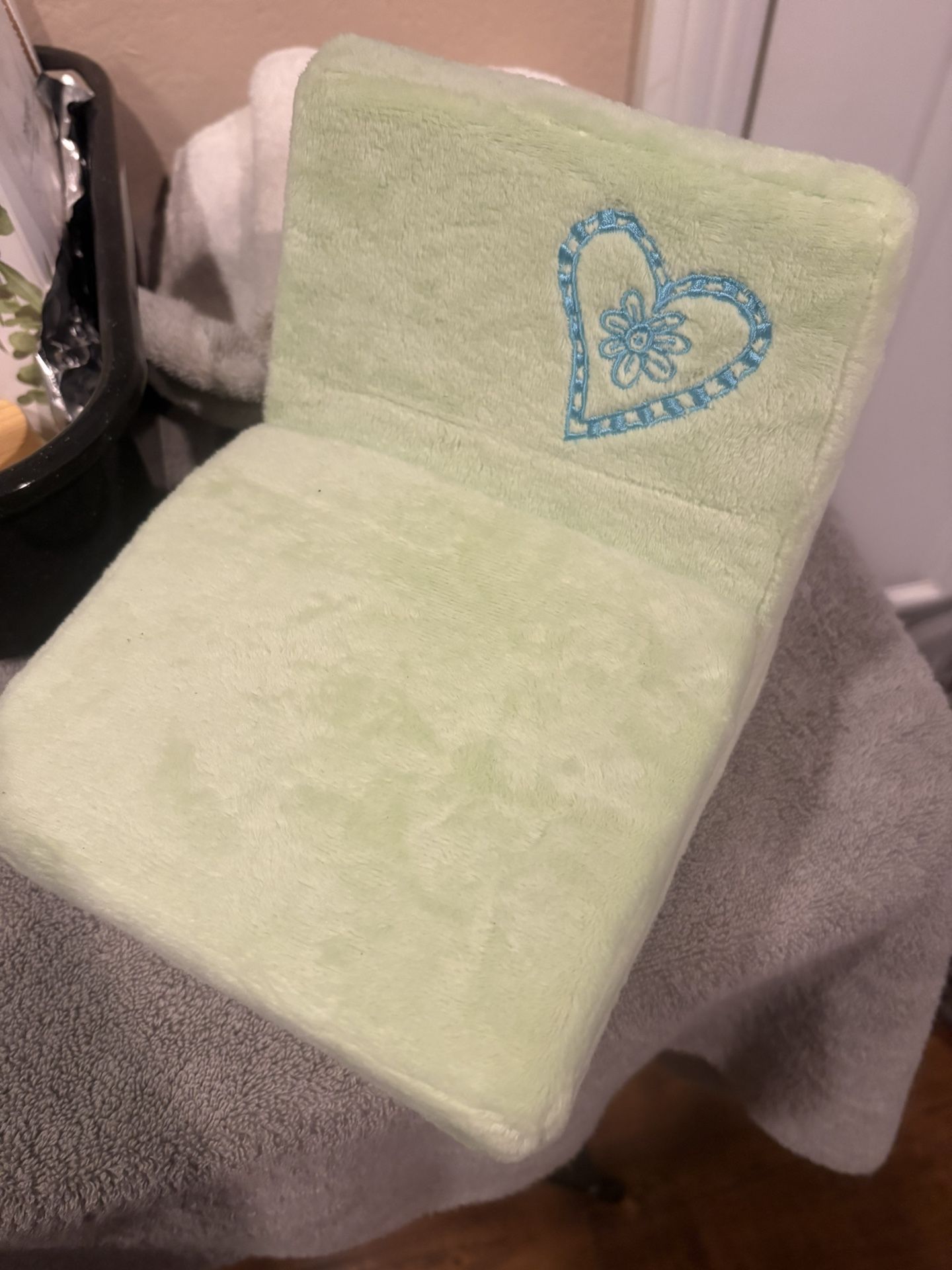 American Girl Doll Green Flip Fold out Bed/Chair