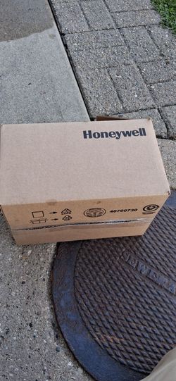 Honeywell full face respirator, Product in Box
