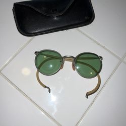 Vintage Green Glass Curved Arm Glasses 
