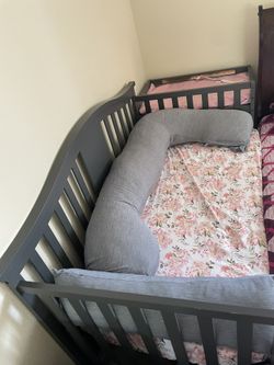 4 In 1 Graco Crib With Diaper Changing Table