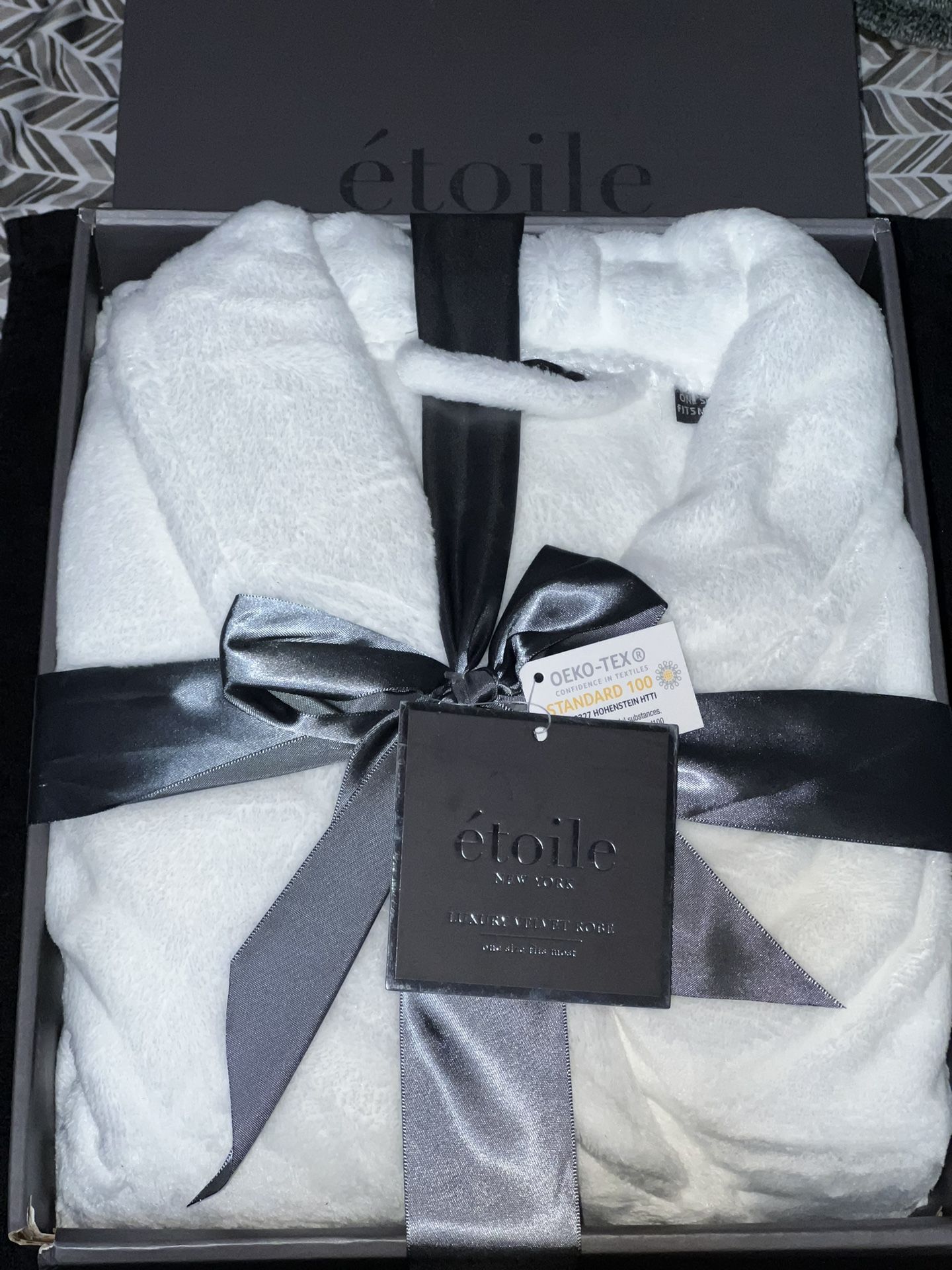 Etoile New York Luxury Velvet Robe