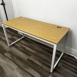 Desk NEED IT GONE TODAY
